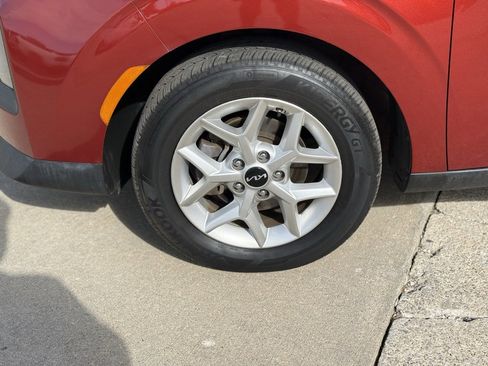 Used 2022 Kia Soul LX w/ Technology Package image 12