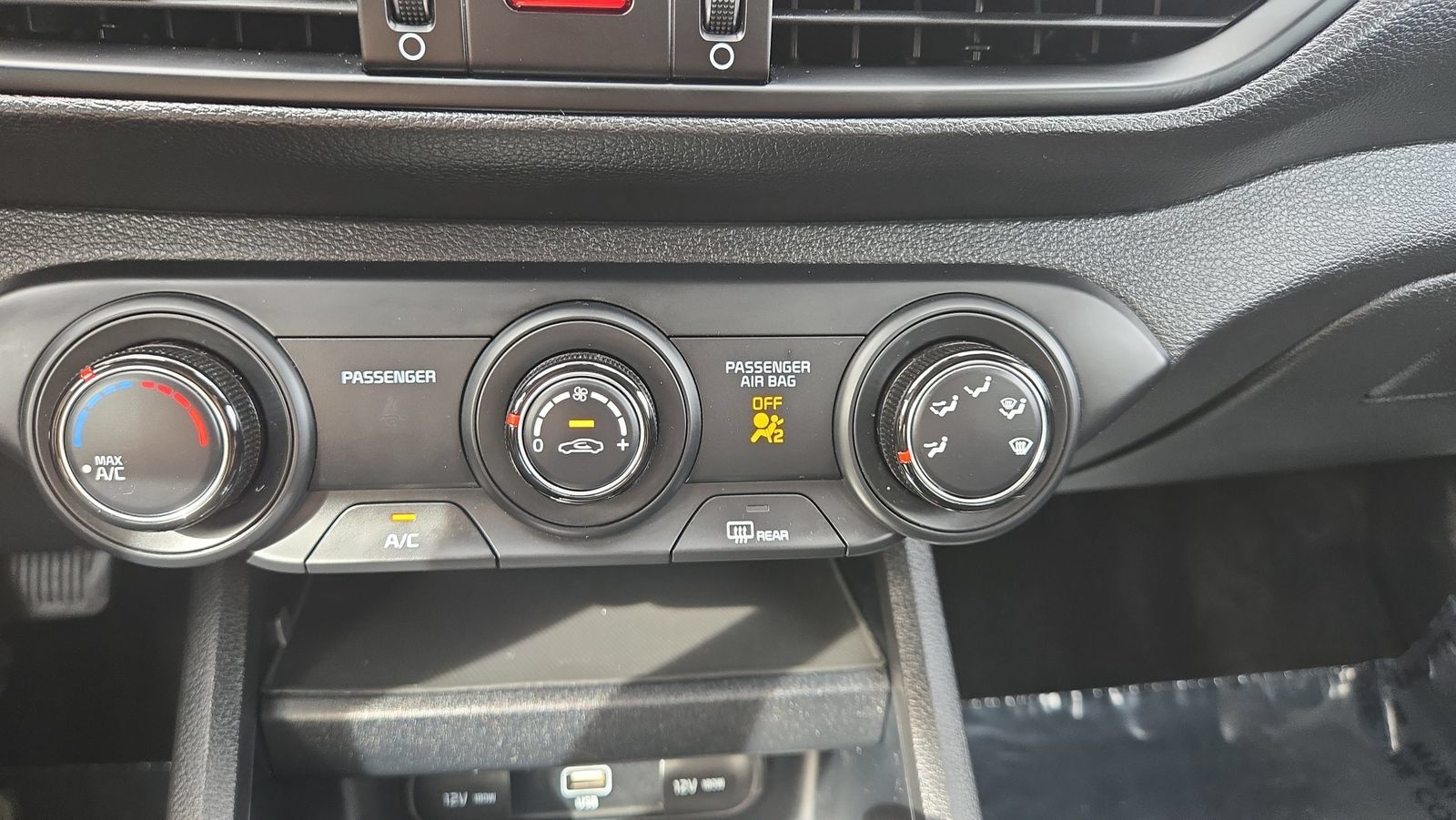 Used 2023 Kia Forte LXS w/ LXS Technology Package FWD image 15