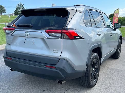 Used 2022 Toyota RAV4 XLE AWD/4WD image 10