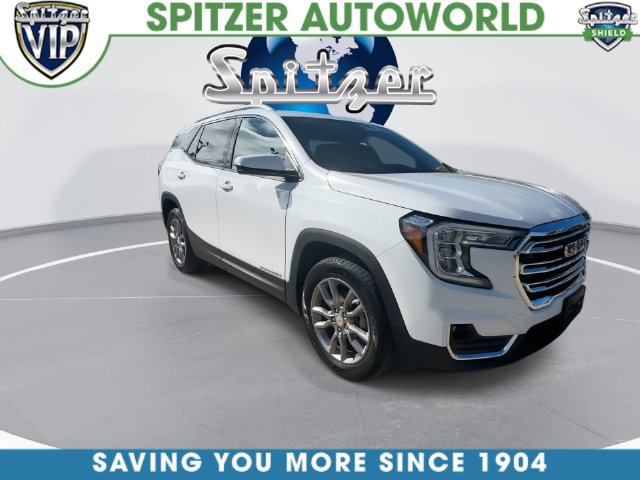 Used 2024 GMC Terrain SLT AWD/4WD image 2