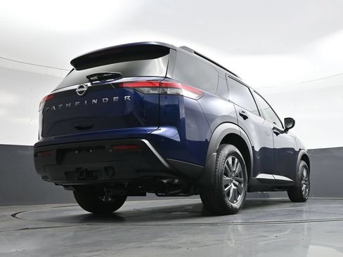 Certified 2026 Nissan Pathfinder SV w/ SV Premium Package FWD image 40