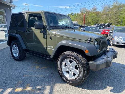 Used 2015 Jeep Wrangler Sport w/ Quick Order Package 23S AWD/4WD image 2