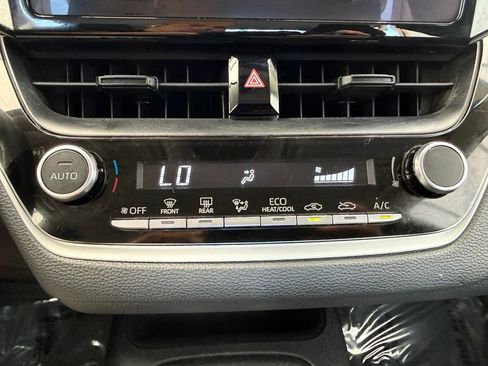 Used 2024 Toyota Corolla LE FWD image 36
