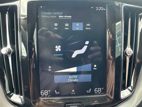 Used 2018 Volvo XC60 T6 Momentum w/ Advanced Package AWD/4WD image 28
