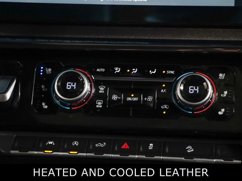 Used 2022 GMC Sierra 1500 AT4 w/ AT4 Preferred Package AWD/4WD image 22