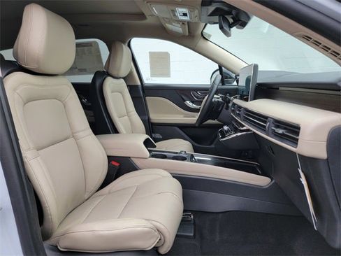 New 2026 Lincoln Corsair Reserve image 23