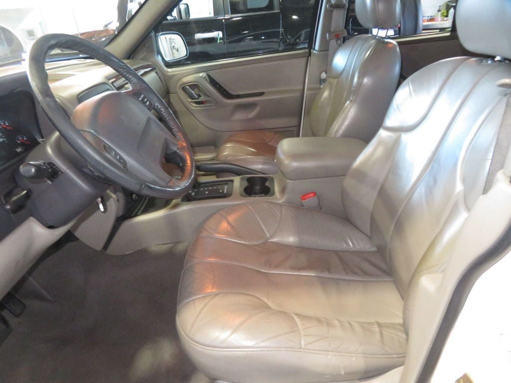 Used 2000 Jeep Grand Cherokee Laredo AWD/4WD image 18