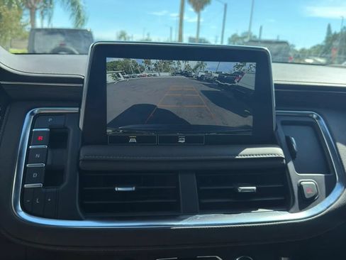 Used 2021 GMC Yukon XL SLT w/ Rear Media and Nav Package AWD/4WD image 14