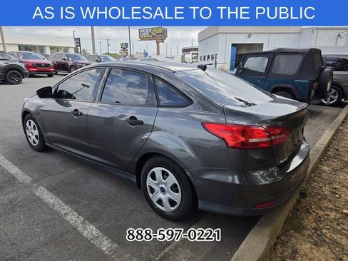 Used 2015 Ford Focus S FWD image 3