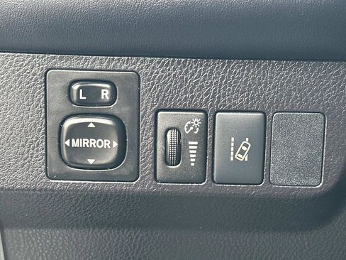 Used 2018 Toyota RAV4 XLE image 21