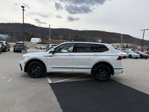 Certified 2023 Volkswagen Tiguan SE R-Line image 6