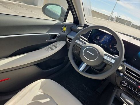 Certified 2025 Hyundai Sonata SE image 8