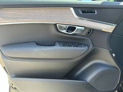 Certified 2025 Volvo XC90 B5 Core AWD/4WD image 18