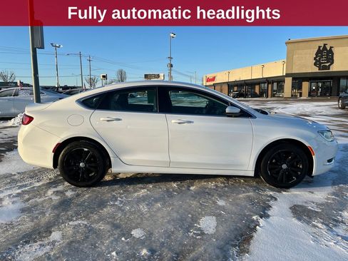 Used 2015 Chrysler 200 Limited w/ Convenience Group image 7