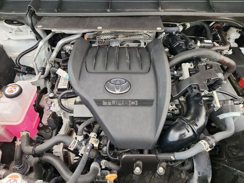 Used 2024 Toyota Highlander XLE AWD/4WD image 22