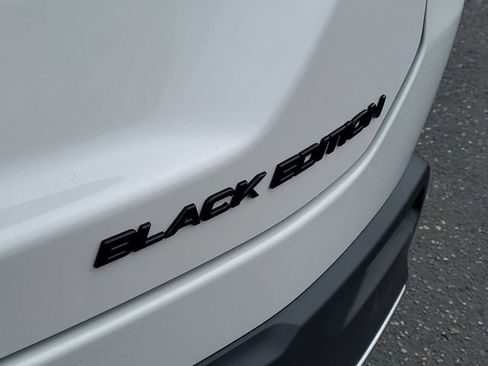 Used 2025 Honda Pilot Black Edition image 7