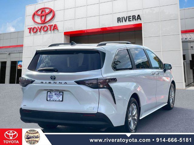 Used 2024 Toyota Sienna XLE w/ XLE Plus Package AWD/4WD image 6