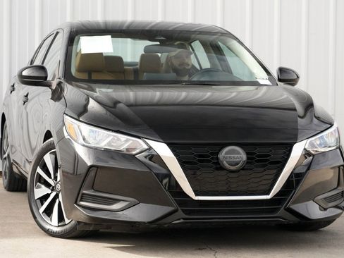 Used 2022 Nissan Sentra SV w/ SV Premium Package image 2