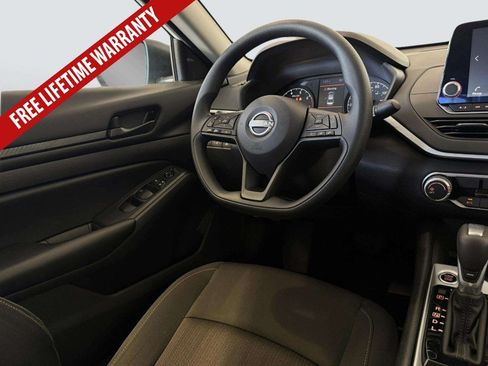 Used 2025 Nissan Altima 2.5 S FWD image 20