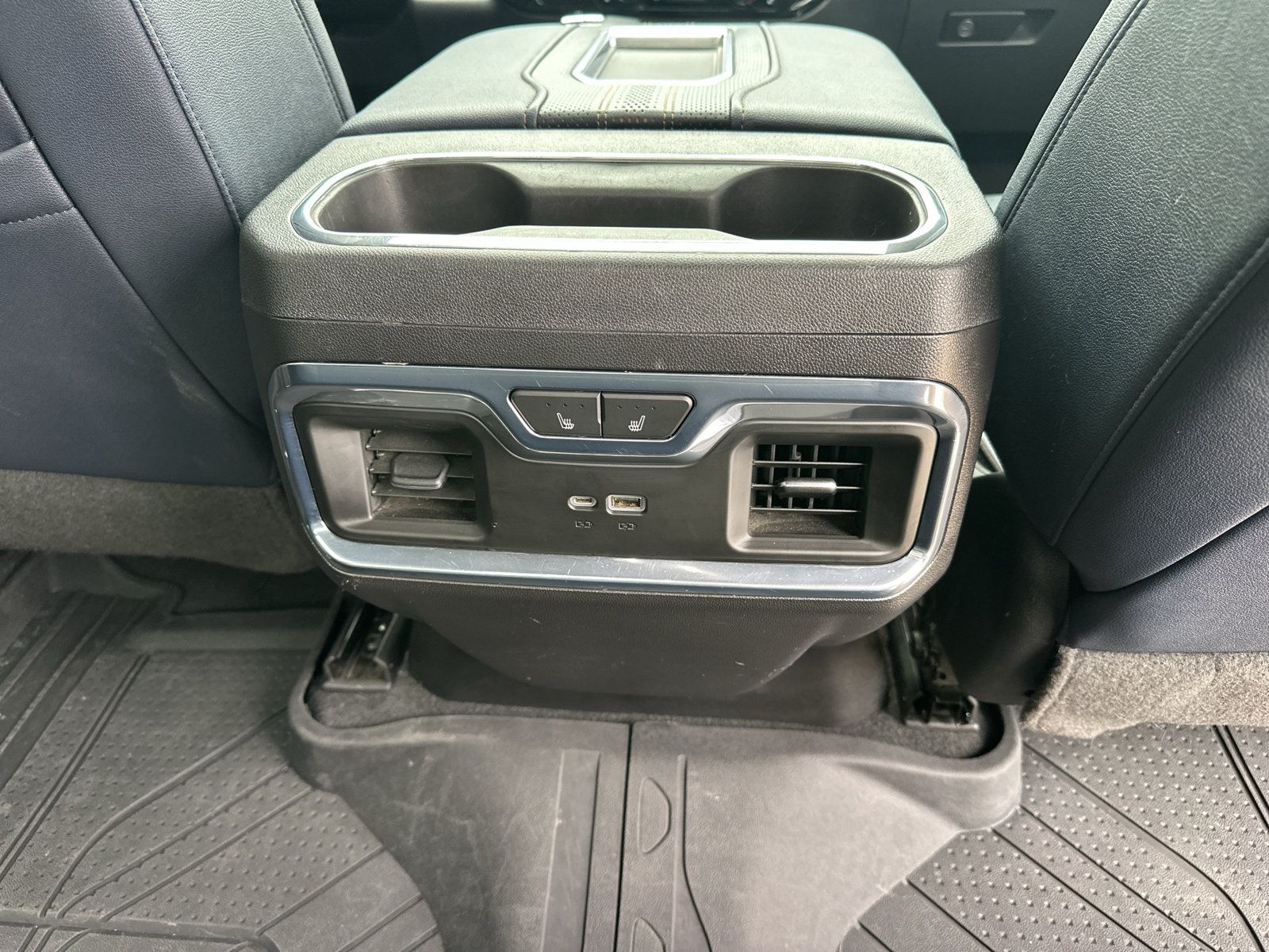 Used 2022 Chevrolet Silverado 1500 High Country w/ High Country Premium Package AWD/4WD image 39