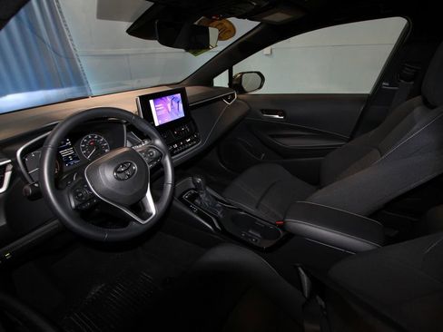 Used 2024 Toyota Corolla SE FWD image 2