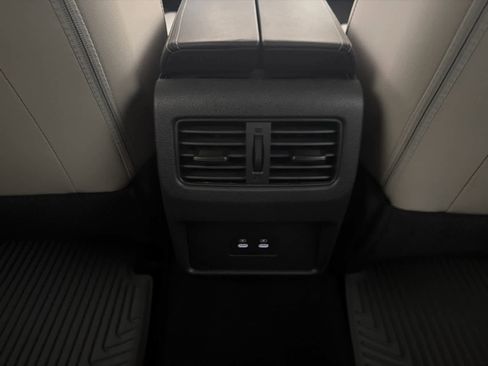 Used 2024 Nissan Rogue SL image 21