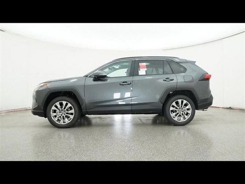 Used 2025 Toyota RAV4 XLE Premium image 27