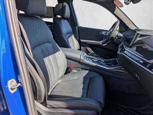 Used 2025 BMW X7 M60i AWD/4WD image 23