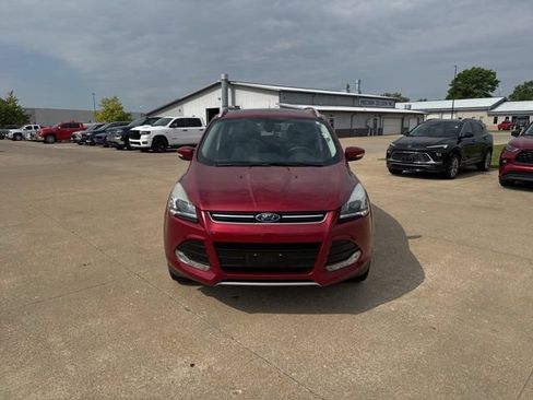 Used 2016 Ford Escape Titanium w/ Equipment Group 301A FWD image 2