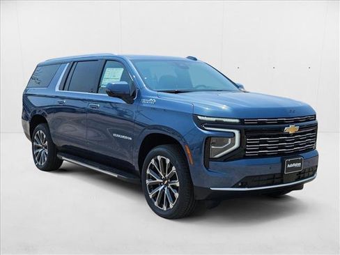 New 2025 Chevrolet Suburban High Country image 3