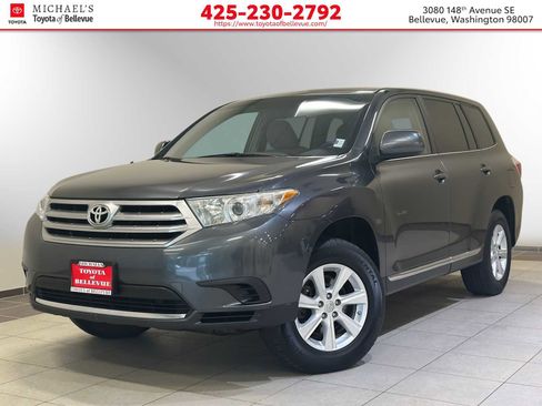 Used 2012 Toyota Highlander FWD image 1