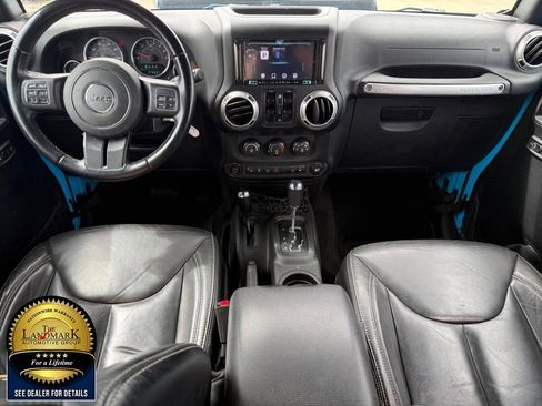 Used 2018 Jeep Wrangler Unlimited Rubicon w/ Connectivity Group AWD/4WD image 17