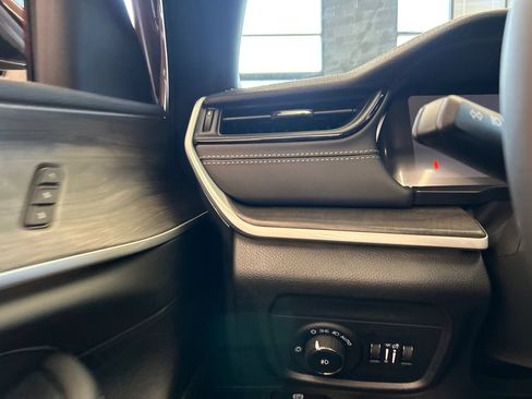 New 2026 Jeep Grand Cherokee Limited AWD/4WD image 19