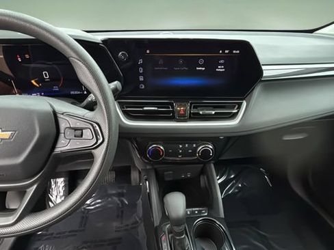 Used 2025 Chevrolet TrailBlazer LT AWD/4WD image 11