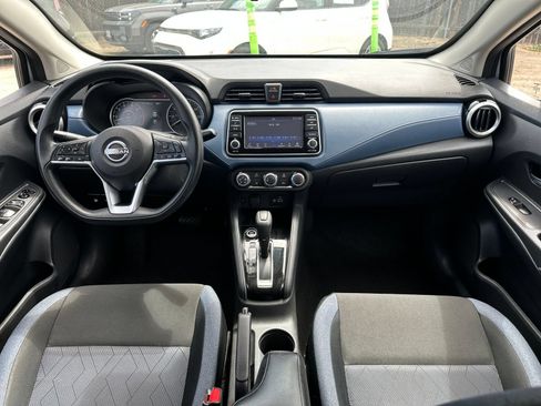 Used 2025 Nissan Versa SV FWD image 31