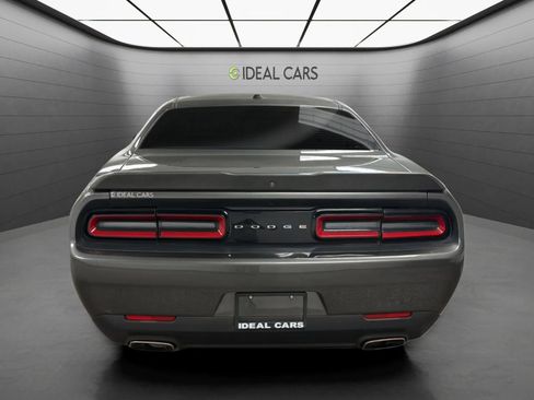 Used 2019 Dodge Challenger SXT RWD image 6