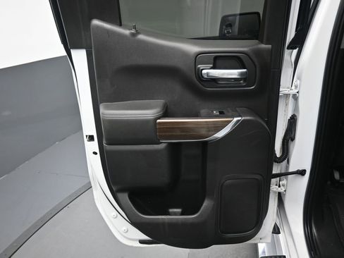 Used 2019 Chevrolet Silverado 1500 RST image 30