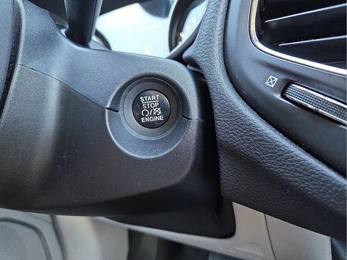 Used 2018 Jeep Compass Latitude w/ Popular Equipment Group image 19