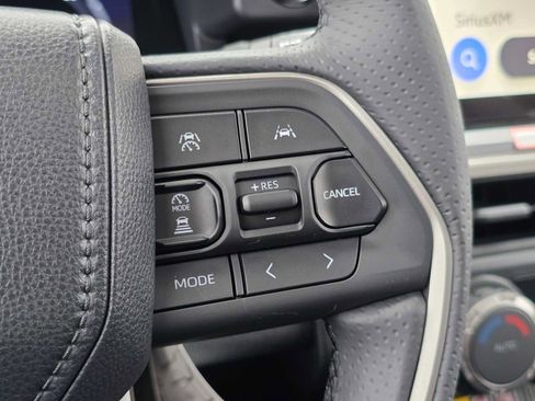 Certified 2025 Toyota 4Runner TRD Off-Road Premium image 34