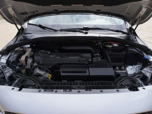 Used 2016 Volvo V60 T5 Cross Country w/ Convenience Package image 30