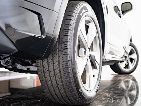 Certified 2025 Audi Q5 2.0T Premium w/ Convenience Plus Package image 39