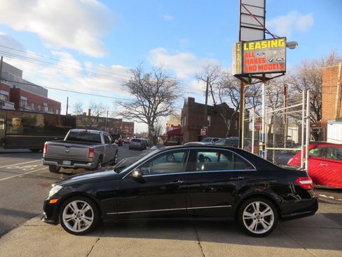 Used 2013 Mercedes-Benz E 350 4MATIC Sedan image 7