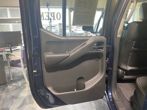 Used 2020 Nissan Frontier PRO-4X w/ Pro-4x Utility Package AWD/4WD image 17