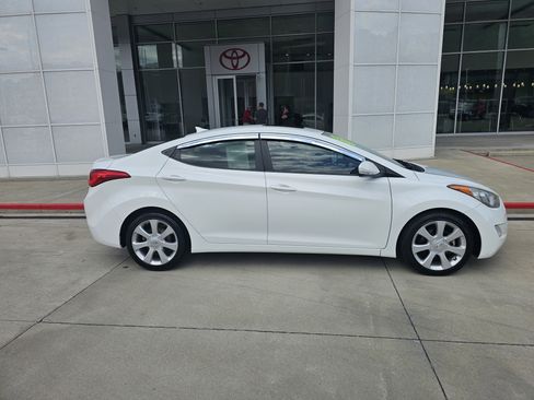 Used 2013 Hyundai Elantra Limited image 3