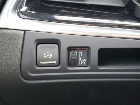 Certified 2024 Cadillac XT6 Luxury w/ LPO, Floor Liner Package image 14