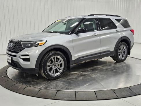 Used 2023 Ford Explorer XLT w/ Equipment Group 202A AWD/4WD image 1