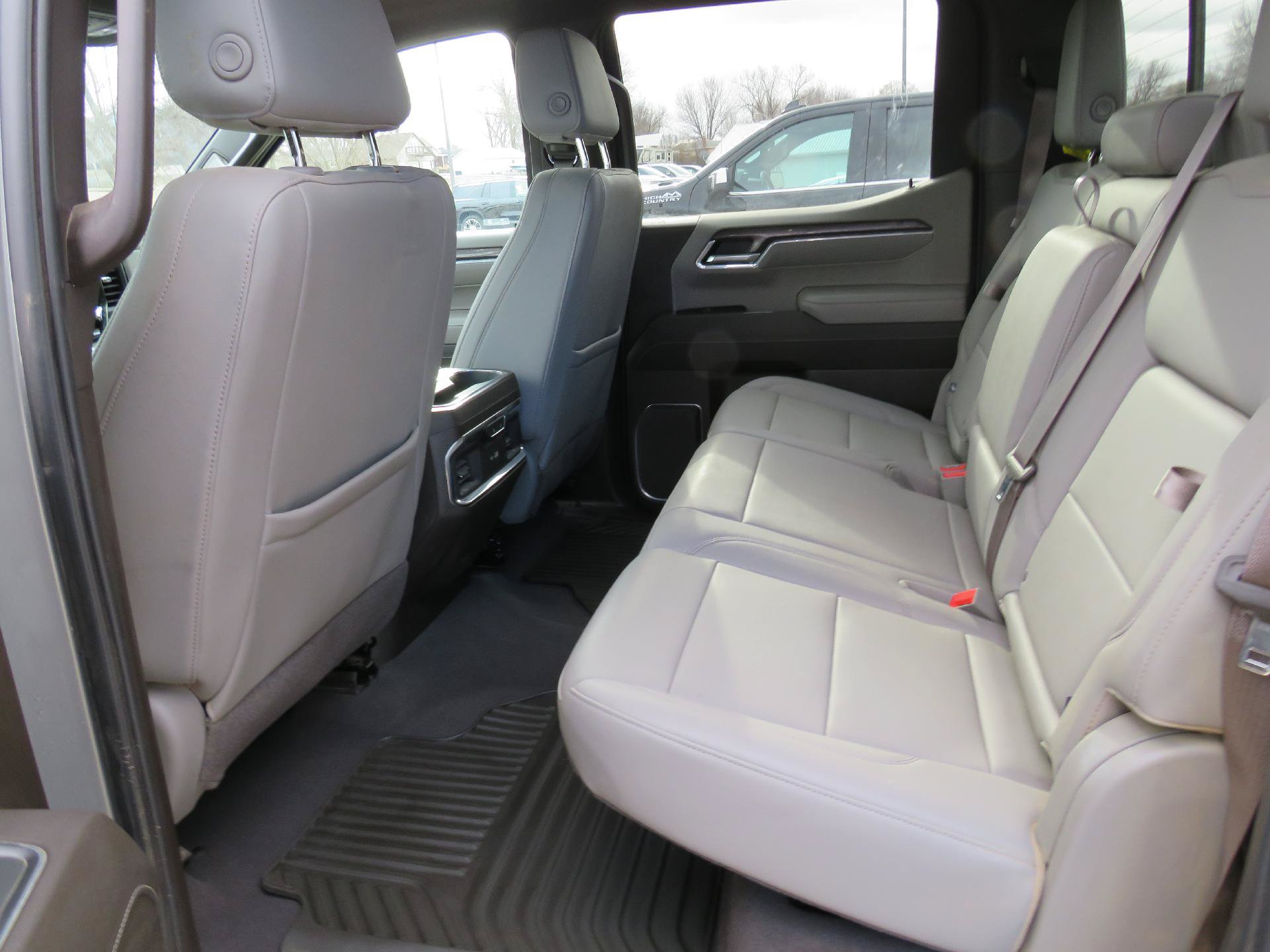 Used 2024 Chevrolet Silverado 1500 LTZ w/ LTZ Convenience Package II AWD/4WD image 7