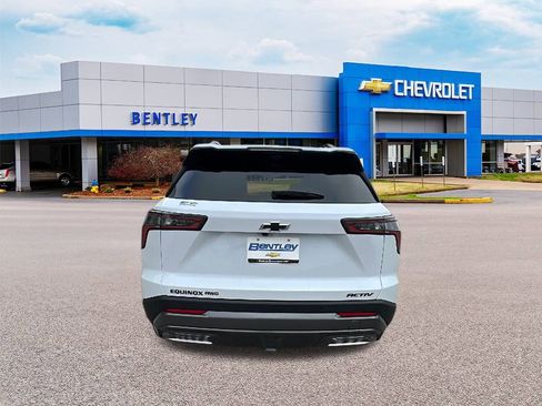 Used 2026 Chevrolet Equinox ACTIV w/ Safety and Technology Package image 4