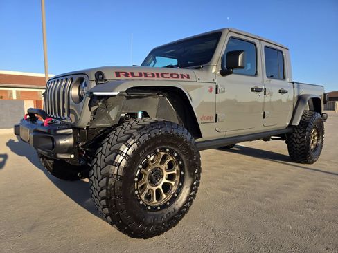 Used 2021 Jeep Gladiator Rubicon AWD/4WD image 3