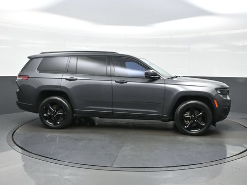 Used 2022 Jeep Grand Cherokee L Limited w/ Luxury Tech Group II AWD/4WD image 10